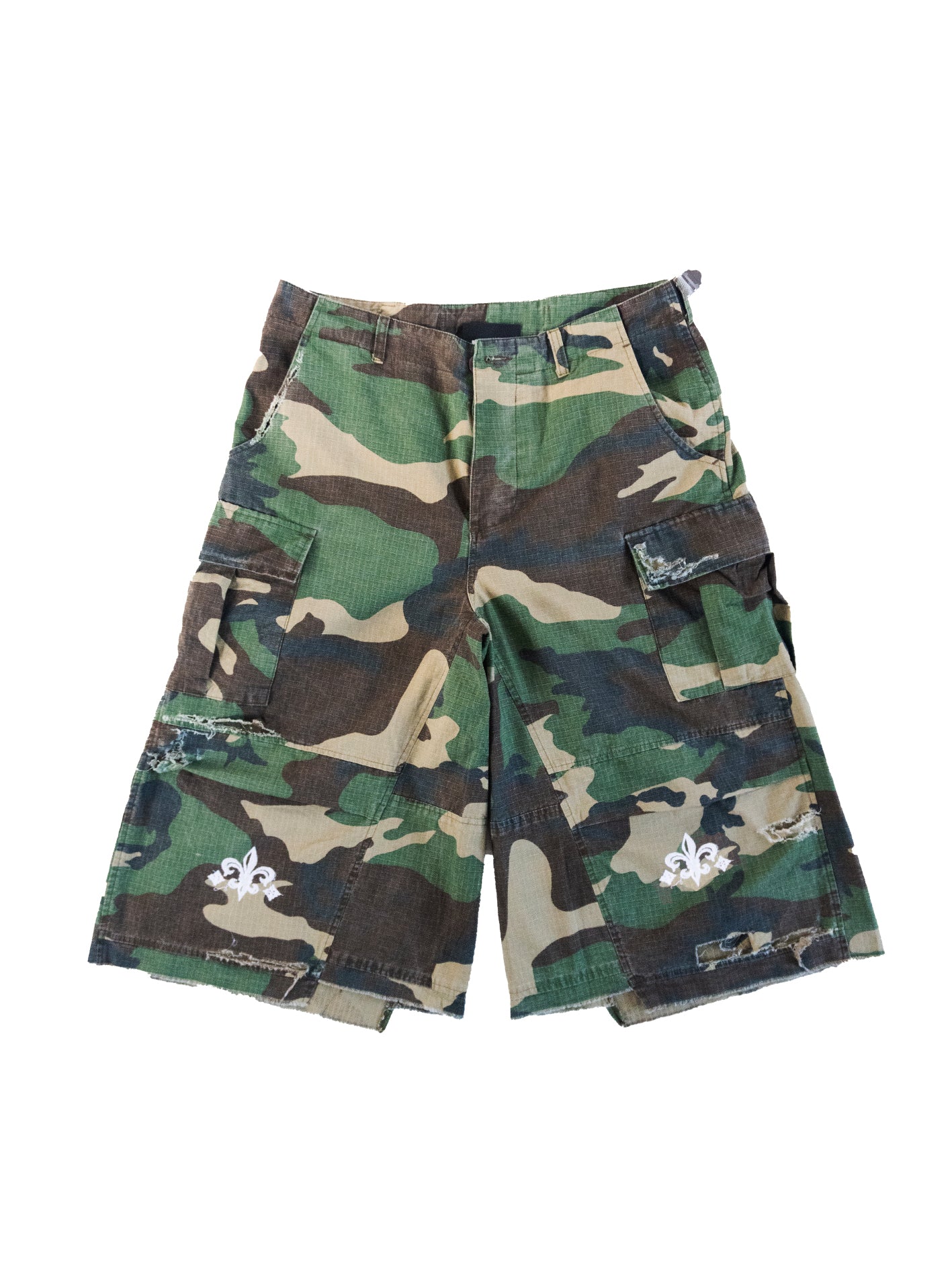 DISTRESSED CAMMO SHORTS